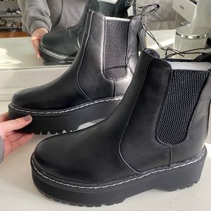Black Platform Chelsea Boots